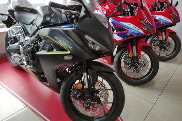 Honda CBR 650 R E-CLUTCH Moto Joker