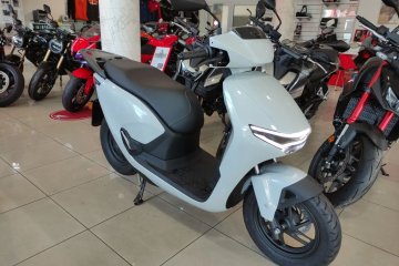 Honda CUV e Moto Joker