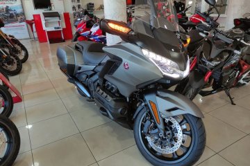 Honda Goldwing Bagger DCT   Moto Joker